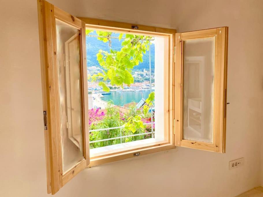 Stylish Vathy Studio With Sea View Экстерьер фото