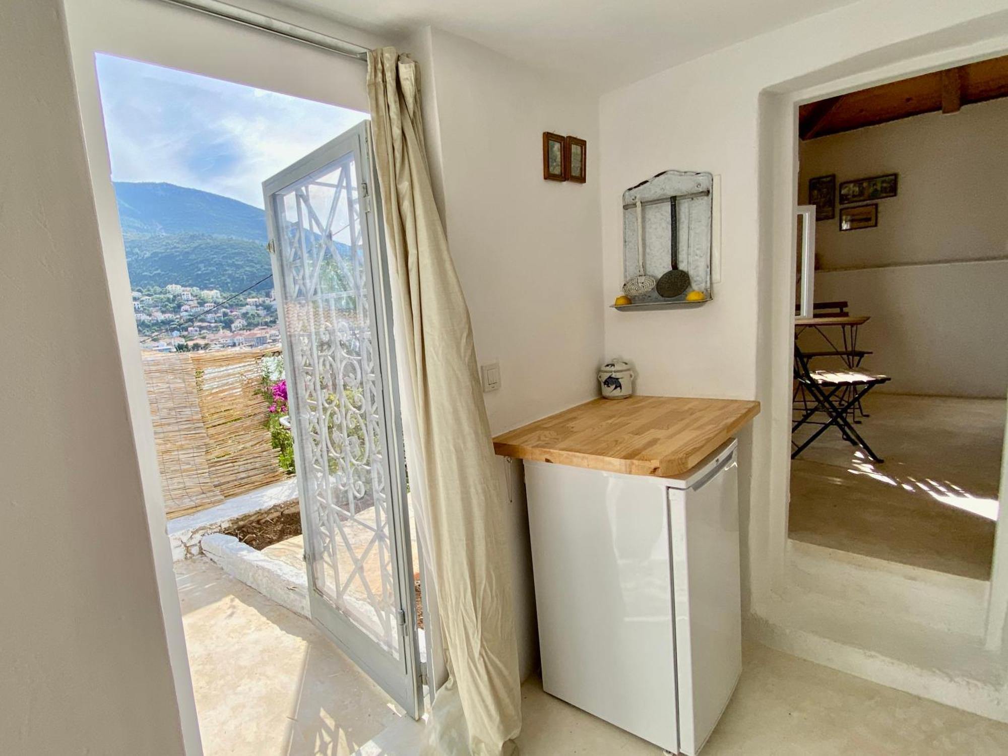 Stylish Vathy Studio With Sea View Экстерьер фото