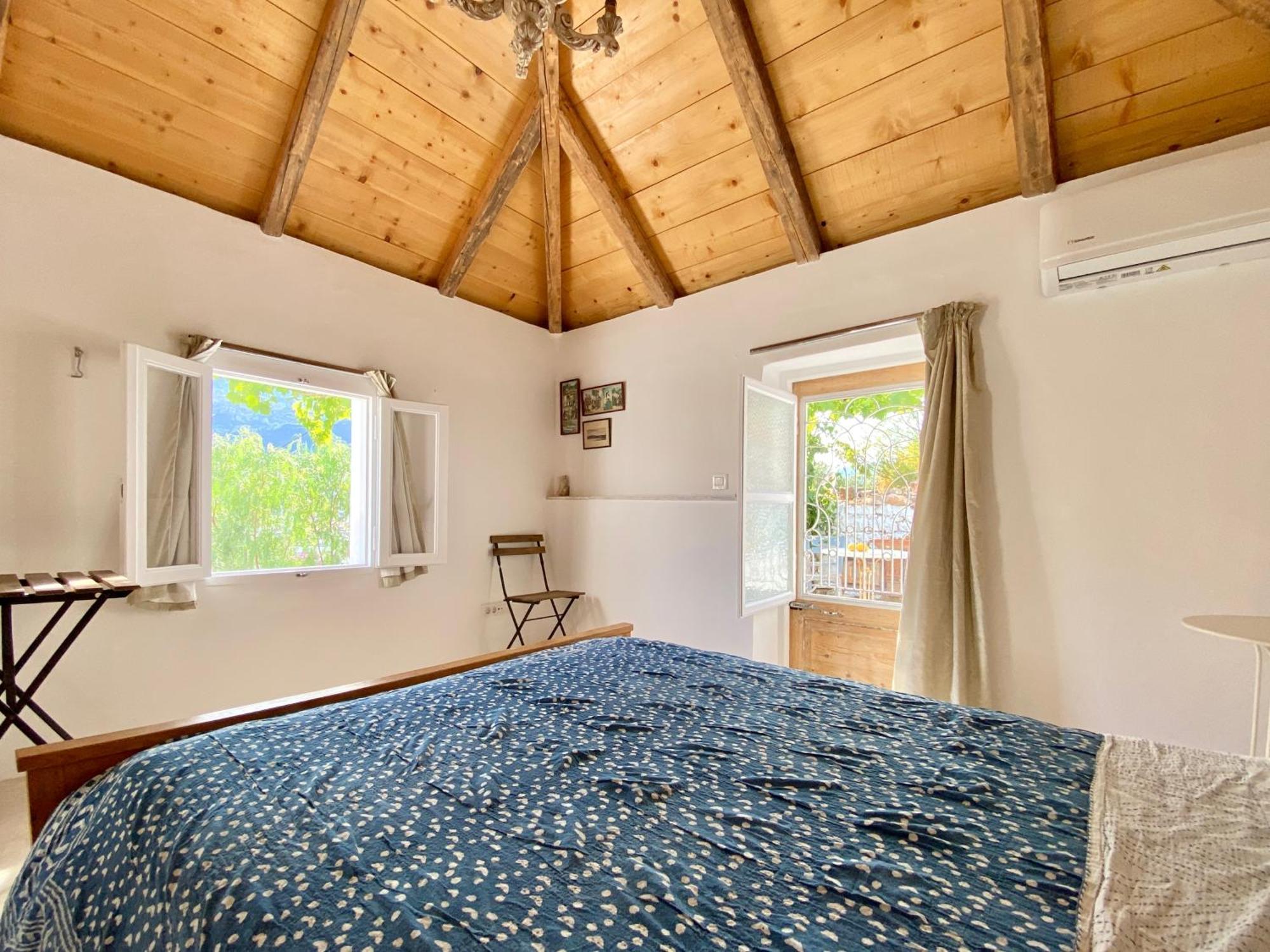 Stylish Vathy Studio With Sea View Экстерьер фото