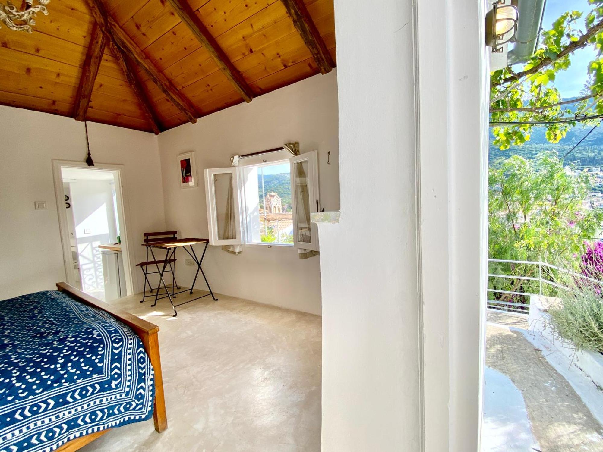 Stylish Vathy Studio With Sea View Экстерьер фото