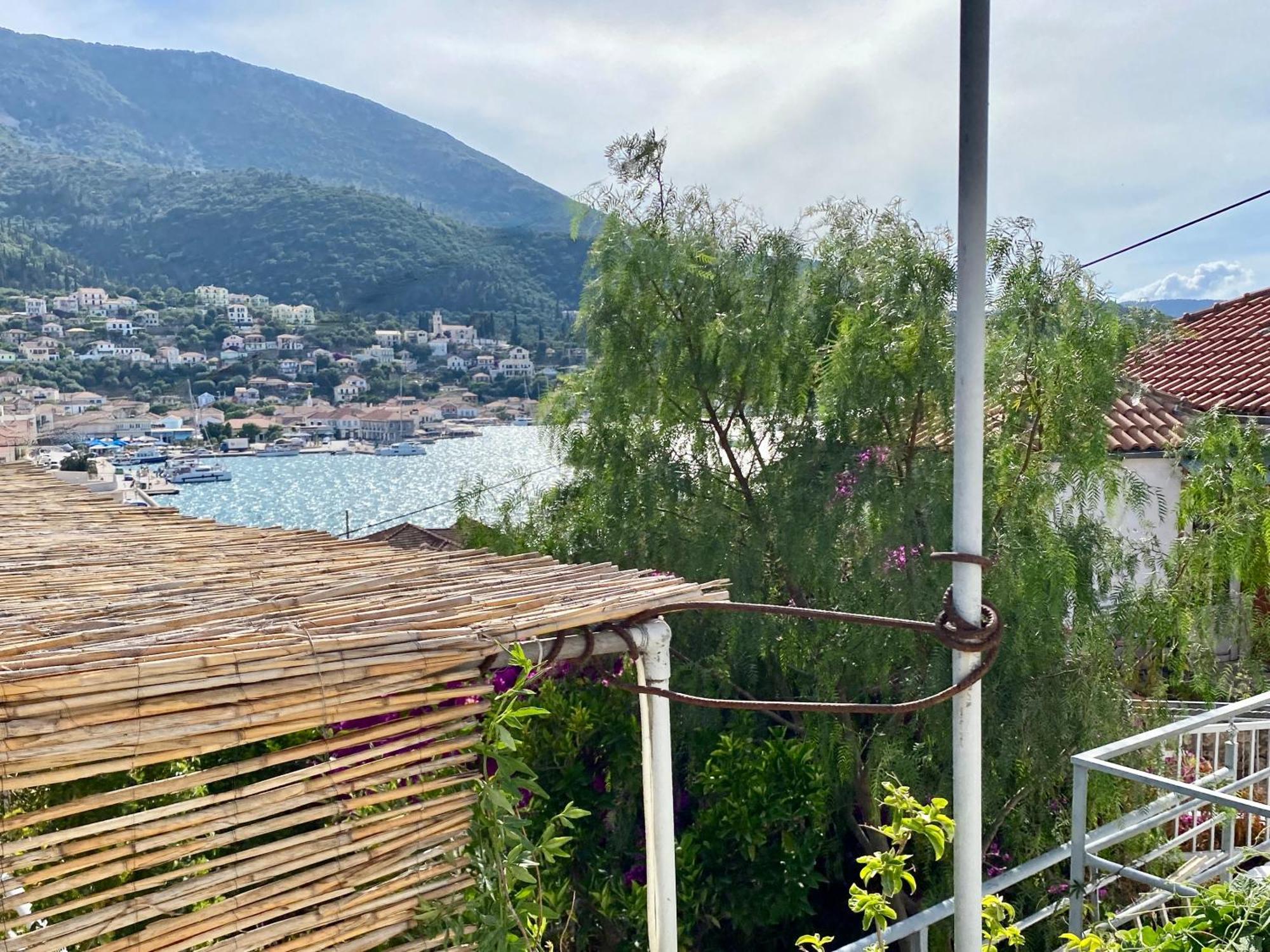 Stylish Vathy Studio With Sea View Экстерьер фото